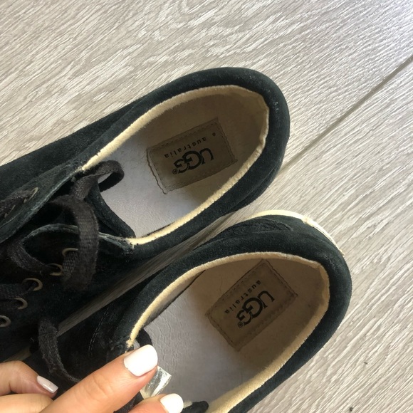 UGG shoes / sneakers - Picture 2 of 4